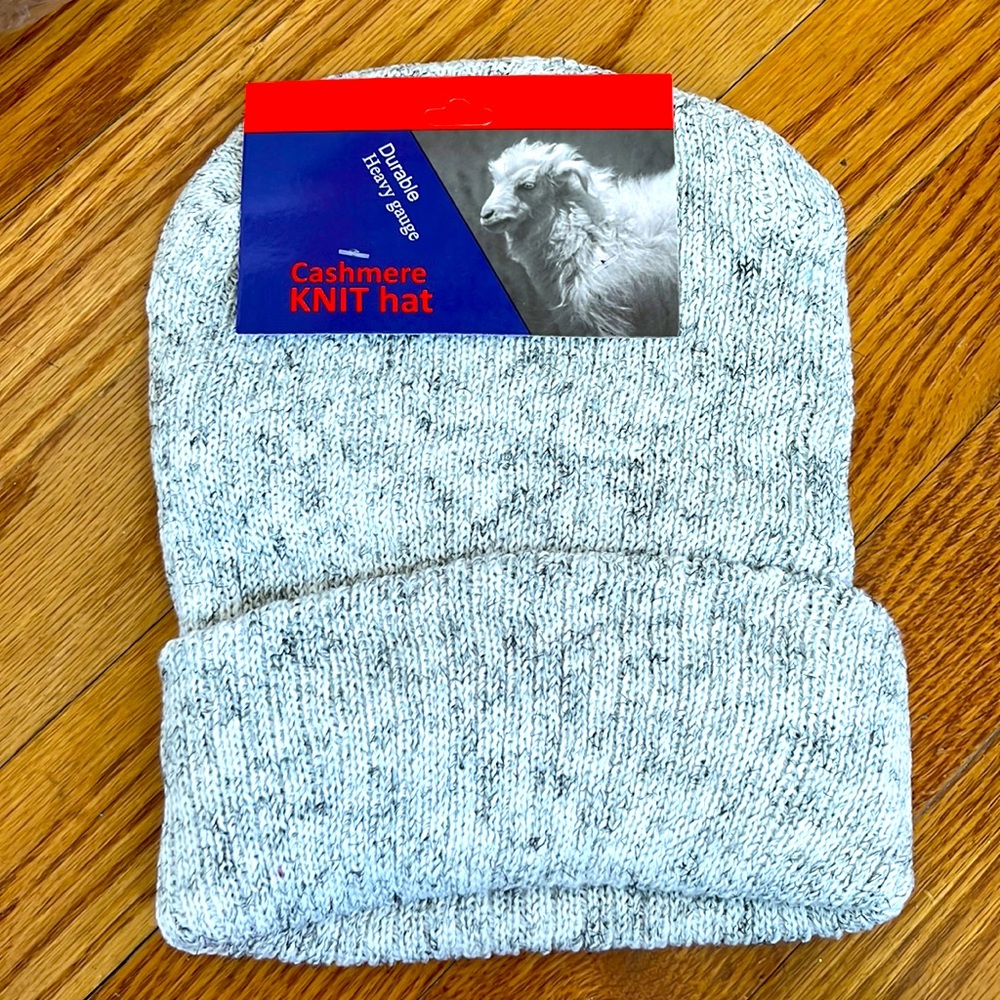 NWT Cashmere blend winter hat